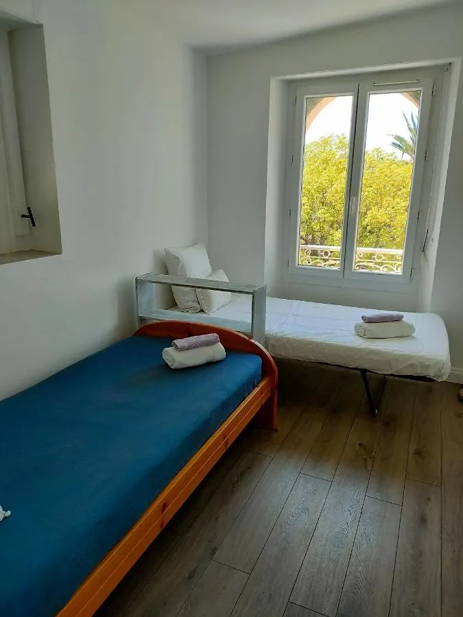 3 rooms, 2 bathrooms, in a villa. Lightfull, quiet&charm Cannes